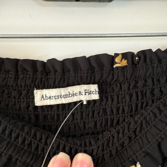 Abercrombie and Fitch Two-Piece Floral Set with Tube Crop Top and Skirt Size XS - Picture 5 of 9